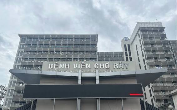 Đội ngũ y bác sĩ